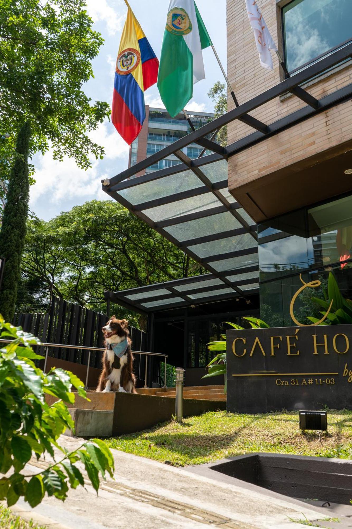 Cafe Hotel Μεντεγίν Εξωτερικό φωτογραφία