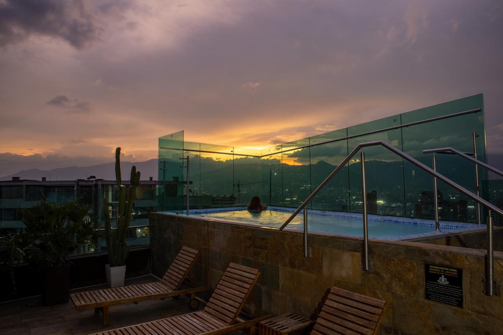 Cafe Hotel Μεντεγίν Εξωτερικό φωτογραφία