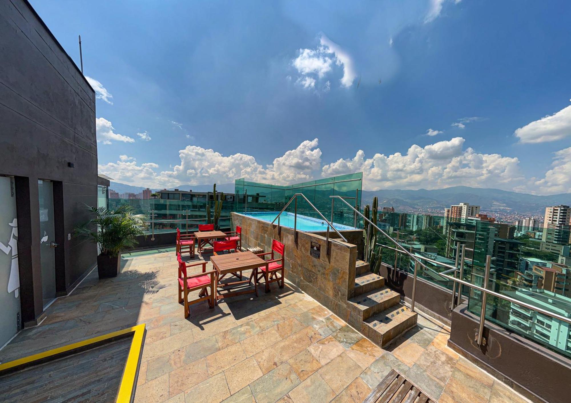Cafe Hotel Μεντεγίν Εξωτερικό φωτογραφία